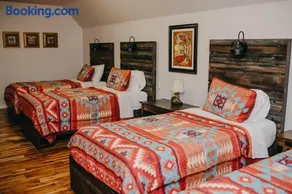 The Lodge at Lakeshore - Image 2