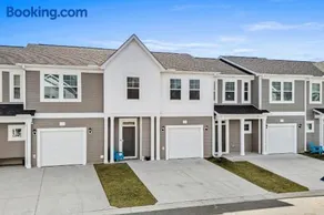 Little River 3BR Villa with Outdoor Movies & Fire Pit, Indoor Fire Place, Arcades, & Beach! - Image 2