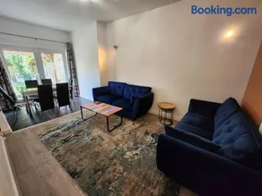 Newly Refurbished 3 Bedroom House with Lovely Garden - Image 5