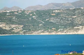Dans une villa avec piscine privée, calme, proche des plages, vues mer et montagnes - Image 4