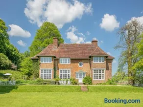 Castle Hill House - Image 1