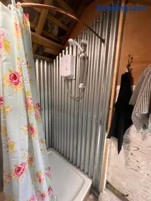 Orchard Shepherds Hut - Image 3