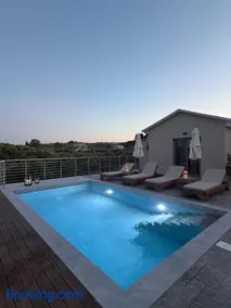 OliveΒayVilla - Image 2