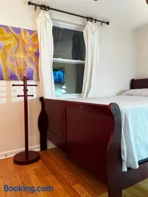 Aloha Homestay Falls Church - Image 4