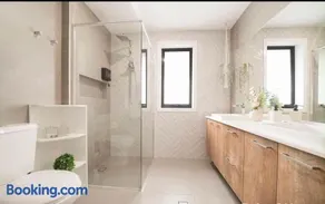 Spacious 5BR Home with Premium Comfort - Image 2