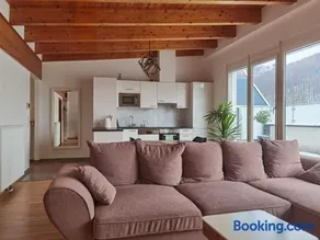 BeeHome Apartment - Image 4