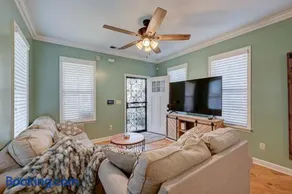 Memphis Luxury - Image 1