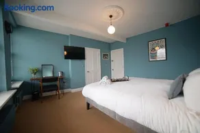 The Alma Taverns Boutique Suites - Room 1 - Hopewell - Image 2