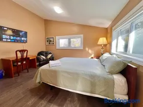 Newly Renovated Home in Central Aurora - Image 1