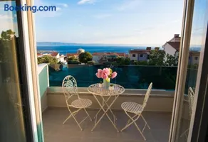 Sea view luxury studio apartment - Image 2