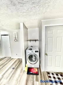A Quiet and decent 2 Bedroom apartment - Image 1
