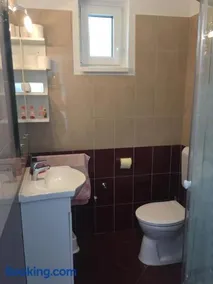 SZINYEI APARTMAN - Image 2