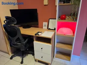 The Red Studio - Castle view - Image 1