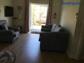 Adare Luxury Riverside Apartment - Image 2