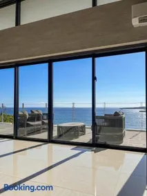 Bella Vista-Oceanview Hilltop Penthouse in Motobu - Image 3