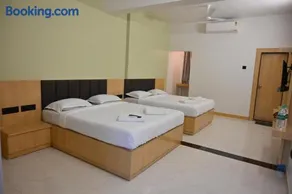 Hotel Sai Vaibhav - Image 1