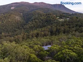 BREATH Quiet Hideaways, Fern Tree, Hobart - Image 2