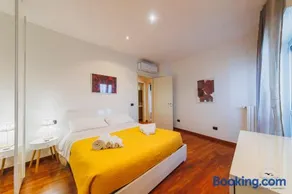 Wow Waterfront Apartment - Image 2