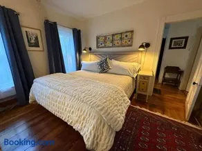 Lovely apartment with King bed, 2 twins & 2 sofas - Image 3