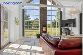 Lovely Holiday Home With Hot Tub, Located In Quiet Surroundings - Image 2