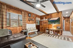 Adventure Basecamp! Cabin near all Attractions! - Image 5