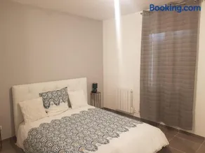 Appartement spacieux et confortable à Clermont-Dessous, terrasse - Image 3