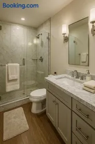 Marina Boardwalk Breeze 1BA & 2BA - Short Trip To Venice Beach - Image 3