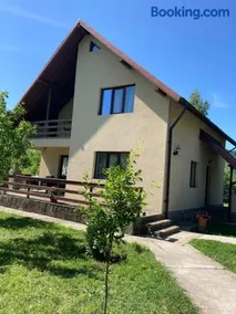 Casa cu Scări - Image 1