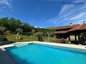 Vivienda turistica jardín con encanto y piscina - Image 3