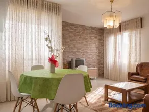 Welcoming Apartment in A Coruña, 90 m², Balcony - Image 1
