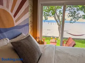 Chalet #7 Waterfront with Spa, Fireplace Wifi & AC - Image 5