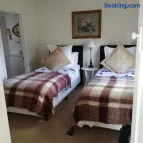 Astley Cottage - Image 2