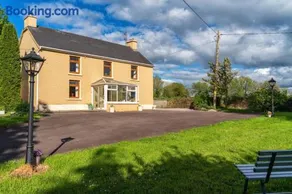Maryfields Farmhouse - Image 1