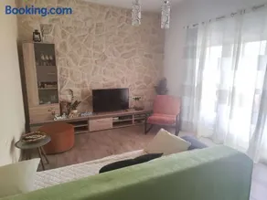 Home Lucić - Image 2