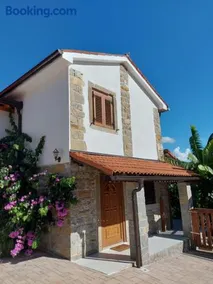 Istrska kamnita hiša z velikim vrtom - Istrian Stone House with Big Garden - Image 1