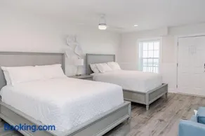 2006 Queen Suite, 2nd Floor Cove - Image 1