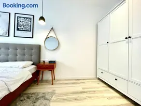 Sunset View Apartment - Image 3