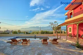 Creta Leisure Escape Private Pool & Garden Oasis - Image 2