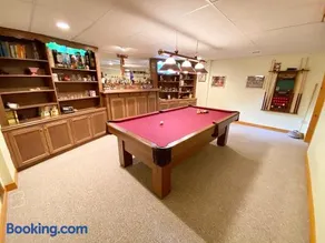 Lakefront Cottage w Grand Cabin Room - Image 2