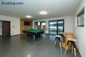 Lavalliere Hotel & Villas - Image 3
