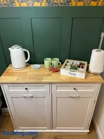 Cosy Studio Near Park and Town - Image 3