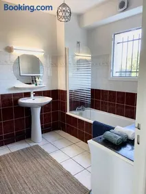 Grand appartement en résidence calme avec piscine - Image 5