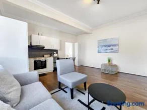 Cape Comfort - Central and Modern - Image 3