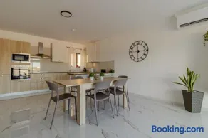 Luqa Penthouse 6 with 3 bedroom - Image 1