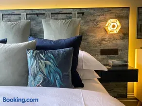 Cosy Room In homestay - Image 5