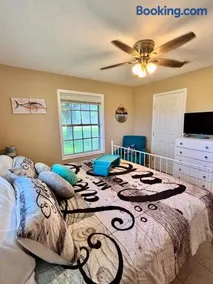 The Rustic Anchor Retreat at Lake Sommerville - Image 1
