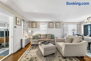 Charming 4-bed 2- Bath Home Close Proximity to Princeton Area and Sesame Place - Image 5