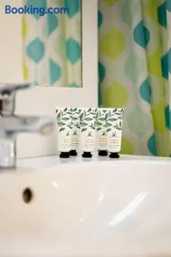 Lilla Apartments - Image 3