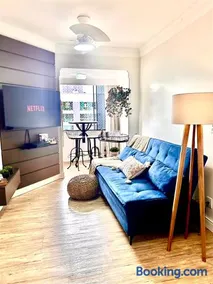 Apê BC Ótima localização 4min a pé da Praia Garagem Home Office para 4 com Ar-condicionado Portaria 24h - Image 2
