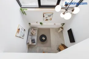 Le Mile End by M11 - 2 BDR Loft with Sofa Bed - Image 1